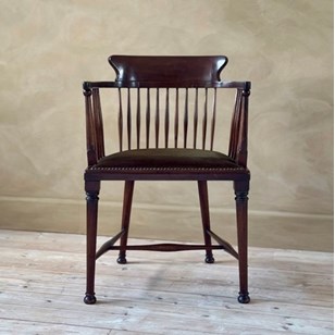 'Moss Meet Mahogany' Rich Mahogany ...