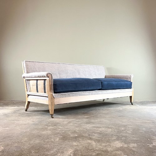 Bespoke Sofa BS07
