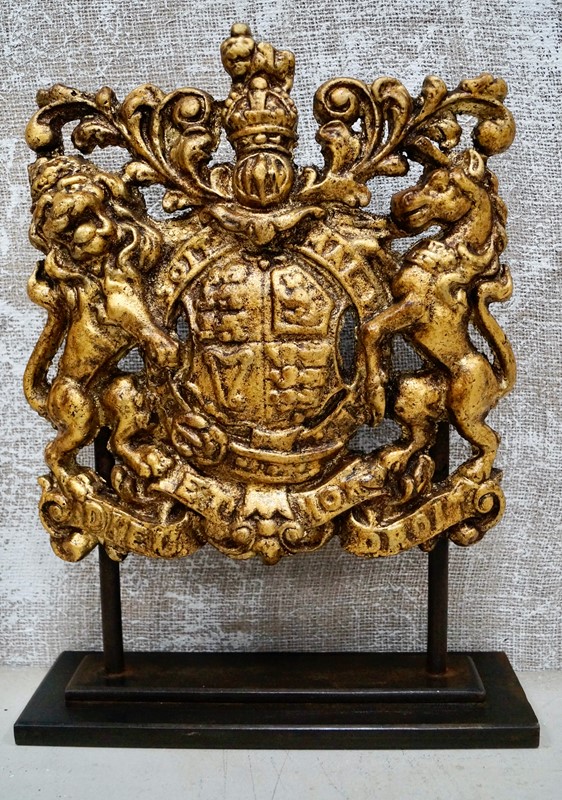 Victorian Cast Iron Royal Coat Of Arms On Stand-clubhouse-interiors-ltd--dsc6717-main-637647975979074190.jpeg
