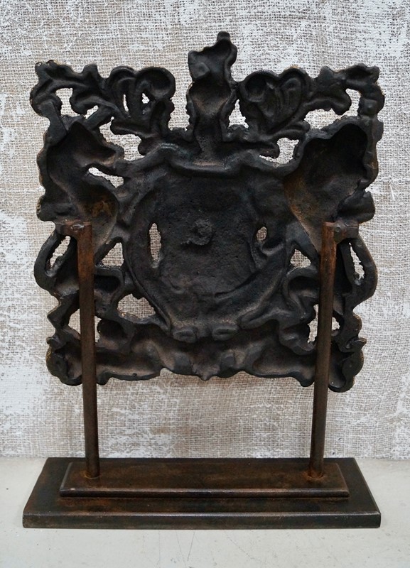 Victorian Cast Iron Royal Coat Of Arms On Stand-clubhouse-interiors-ltd--dsc6719-main-637647976039698396.jpeg