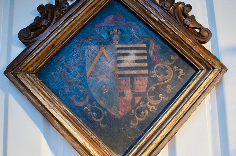 18th  Century Heraldic Family Crest -clubhouse-interiors-ltd--dsc7595-main-636843631219882634.jpg