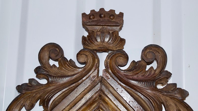 18th  Century Heraldic Family Crest -clubhouse-interiors-ltd--dsc7600-main-636843631391755497.jpg