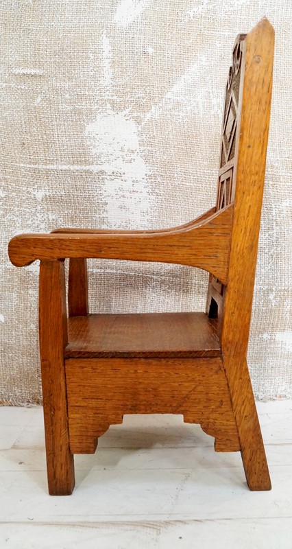 Miniature Oak Apprentice Chair -clubhouse-interiors-ltd-01dd2aa0-3bc7-40d6-91aa-24b9dcdcb082-1-201-a-main-637389843152820297.jpeg