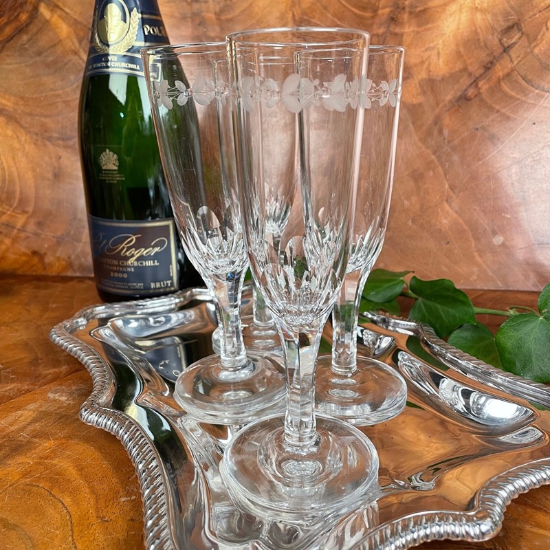 A Set of 4 French Champagne Flutes-collier-antiques-0-203e64f1-4204-44fd-929c-acb0e0e8a7c5-main-638042105272871559.jpeg