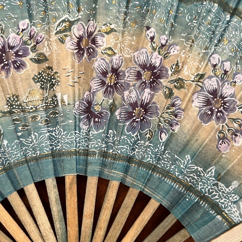 Early 20th Century Hand Painted Fan-collier-antiques-0-img-7120-main-638071431975431435.jpeg