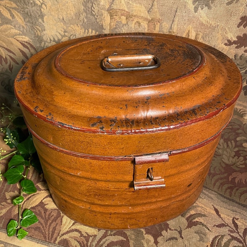 A Victorian Tin Hat Box-collier-antiques-1-06b18639-b8ca-4534-8032-4325cafc0219-main-638024064929166646.jpeg