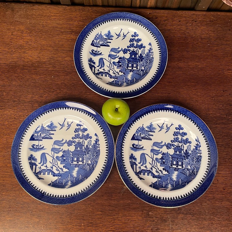 A Set Of 3 Minton Dinner Plates-collier-antiques-1-img-7309-1-main-637823578004802460.jpeg