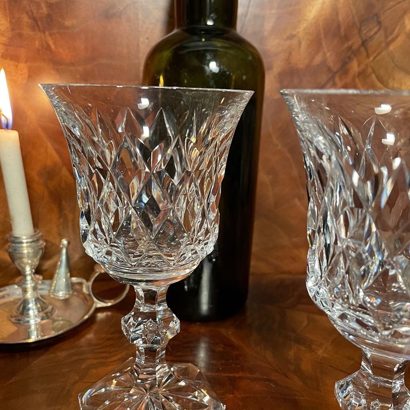 A Large Pair of Val St Lambert Wine Glasses-collier-antiques-2-44a14067-61ab-4e8e-a0c1-9e39c1118976--1--main-638059492410647161.jpeg