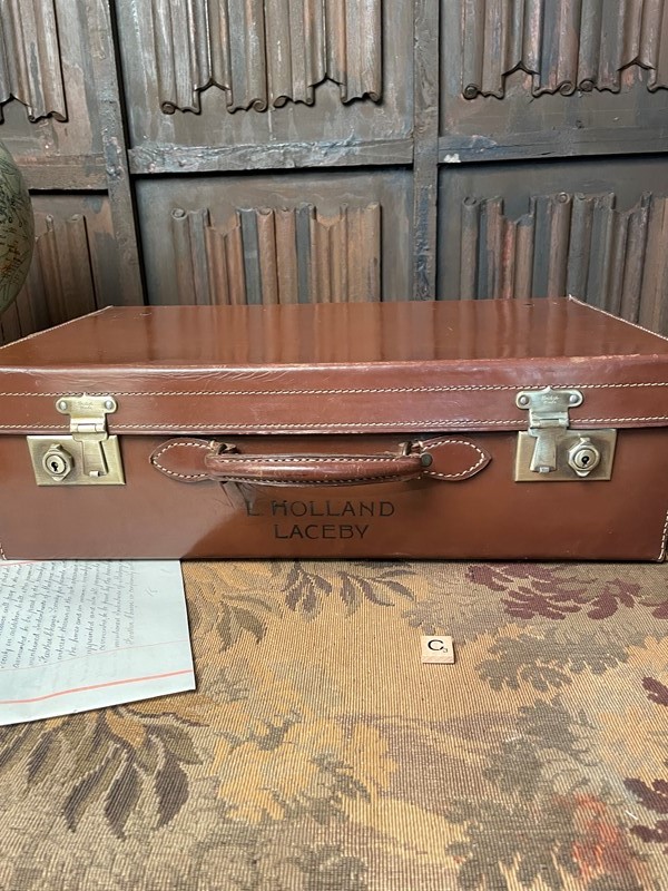 Early 20th Century Hide Leather Suitcase-collier-antiques-2-main-637740507063348204.jpg