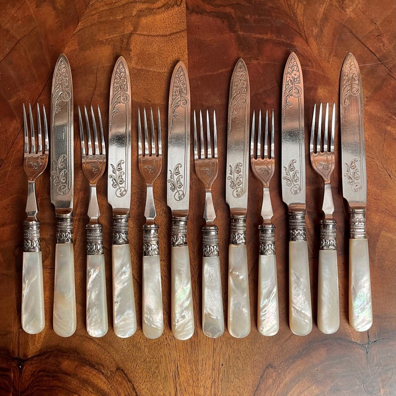 A Set of Six Victorian Dessert Knives and Forks-collier-antiques-3-25930253-8274-4ebd-a629-4829216ba2ad-main-638060220707985367.jpeg