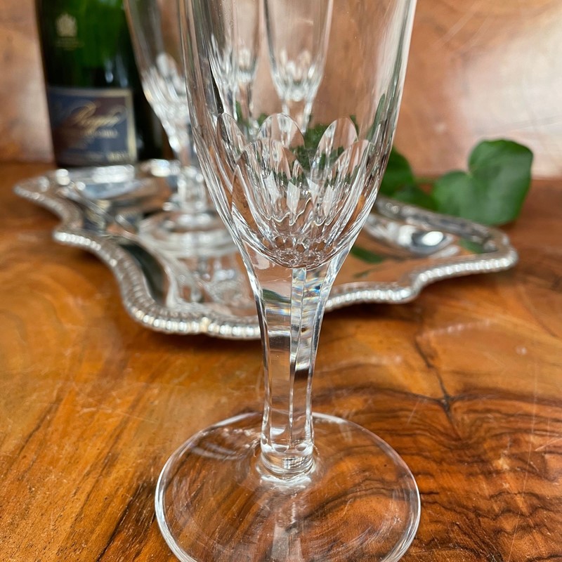 A Set of 4 French Champagne Flutes-collier-antiques-3-3f47b45c-0787-4d46-950d-4b511a3e3255-main-638042105621305138.jpeg