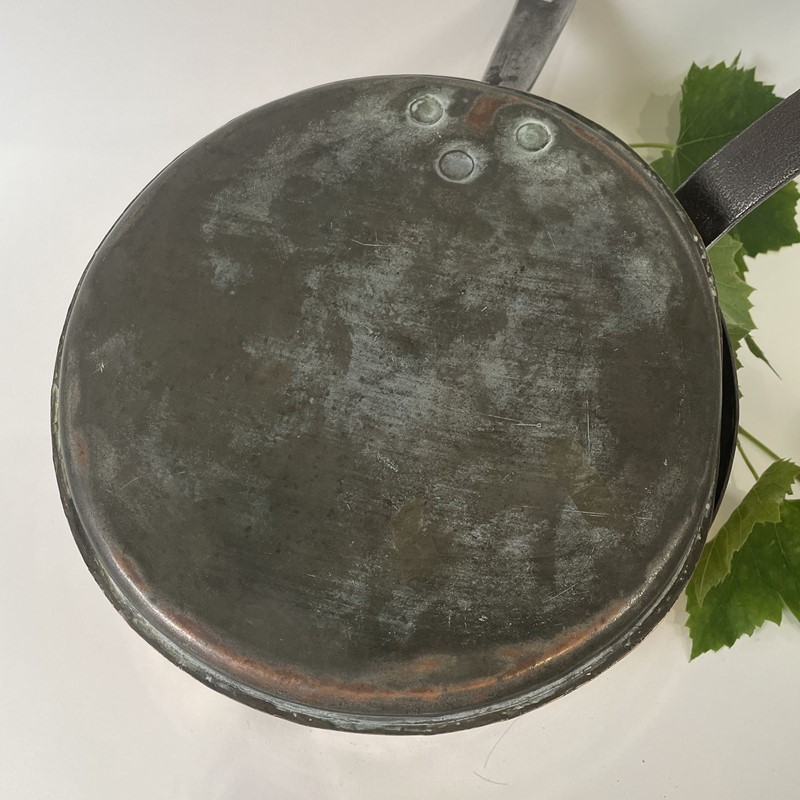 Large Heavy Victorian Copper Pan and Lid-collier-antiques-4-img-2007-7-main-637940269029577021.jpeg