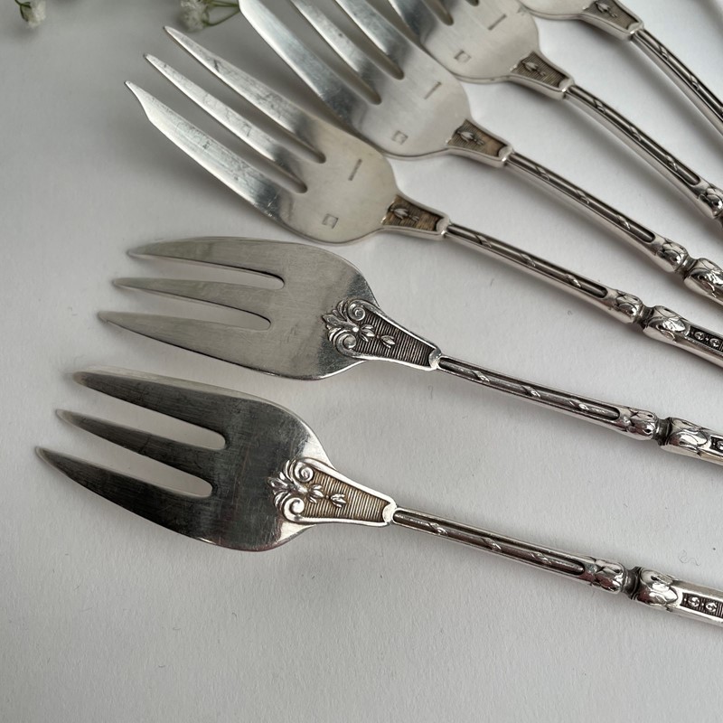 French Silver Plated Cake Forks-collier-antiques-4-img-8180-main-638103457439781876.jpeg