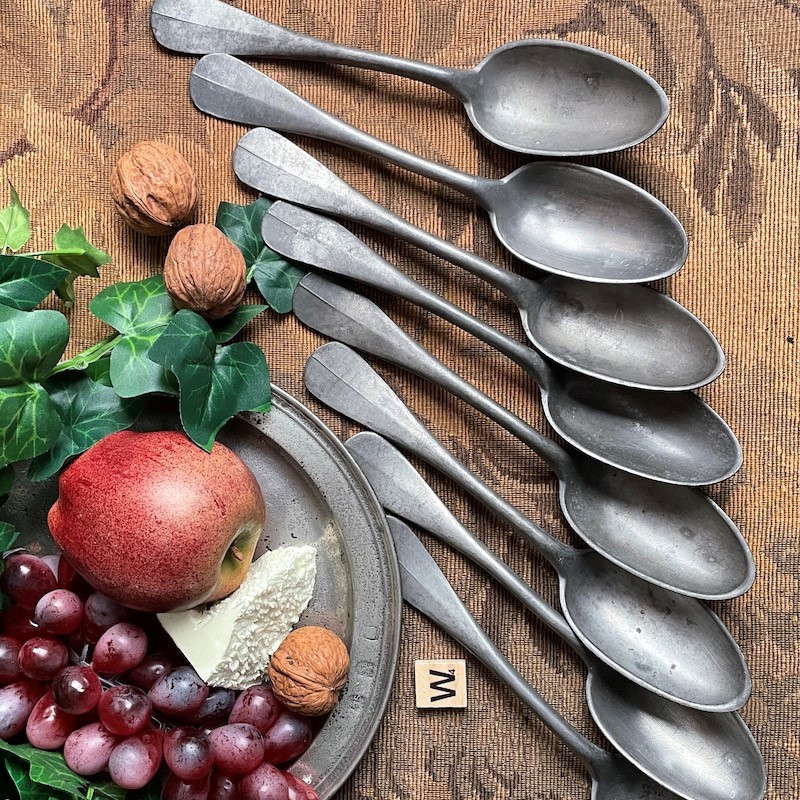 A Set of 8 Large Pewter Spoons-collier-antiques-img-0397-1-main-637727667448628213.jpeg