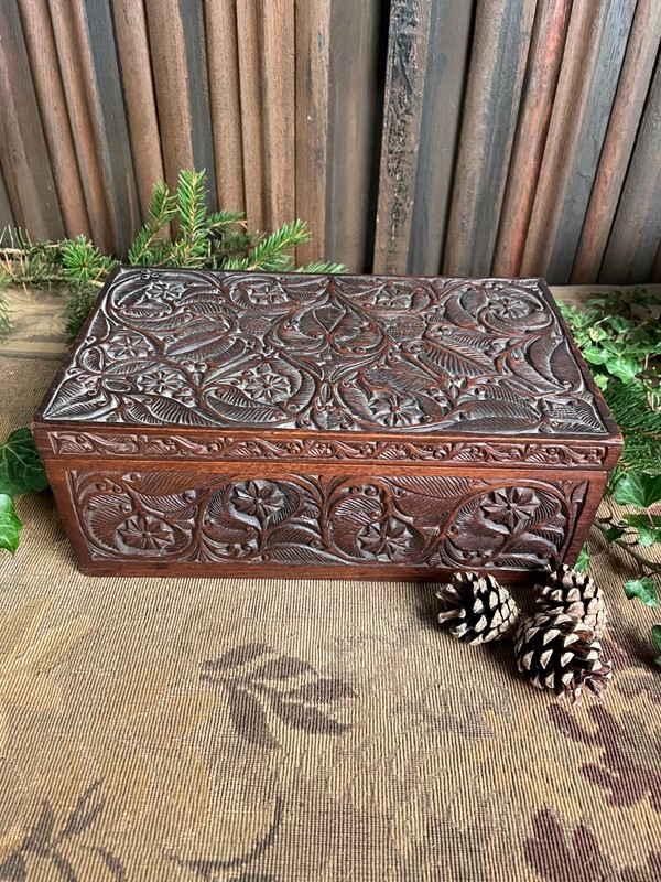 Antique Indian Carved wooden box-collier-antiques-img-2004-1-main-637764850679313440.jpg