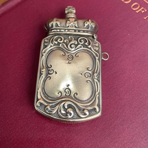 A Victorian Vesta Case With Crown Top