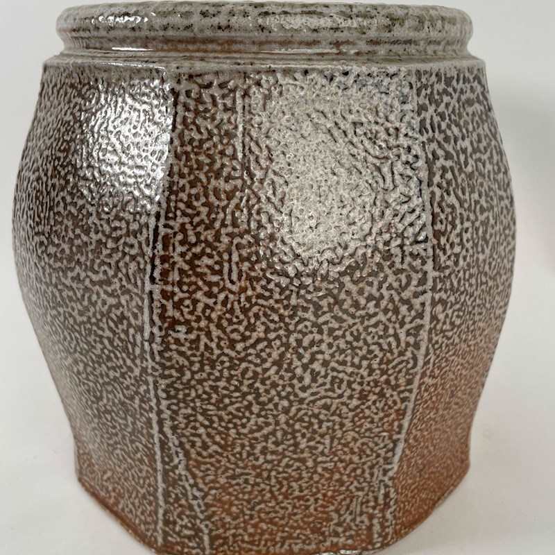 A Studio Ware Vase-collier-antiques-img-3993-main-638197668422947415.JPG
