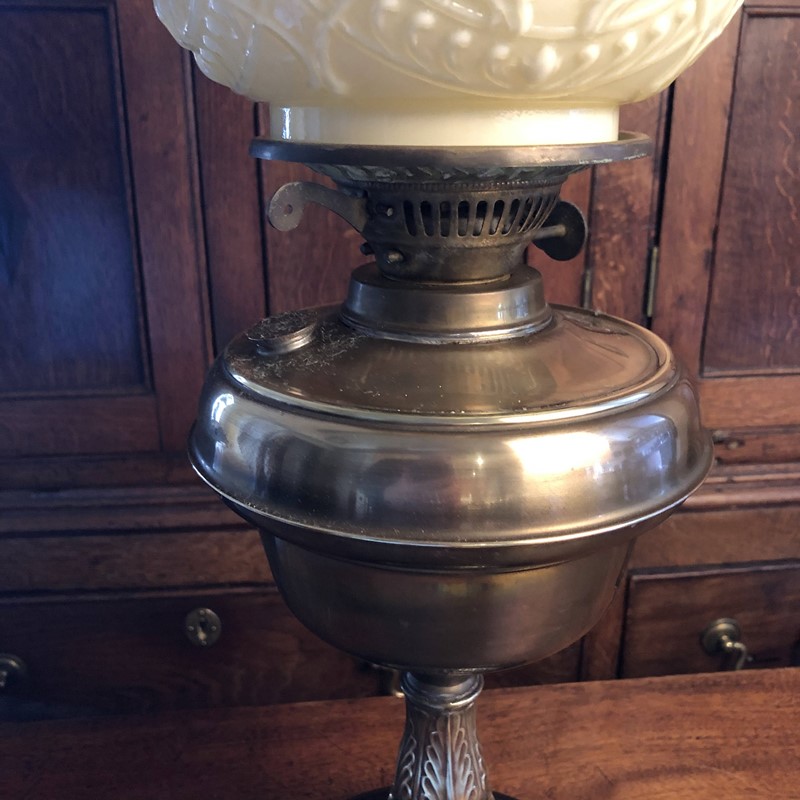 Large Victorian Oil Lamp-collier-antiques-img-5905-main-637486411139273758.jpg