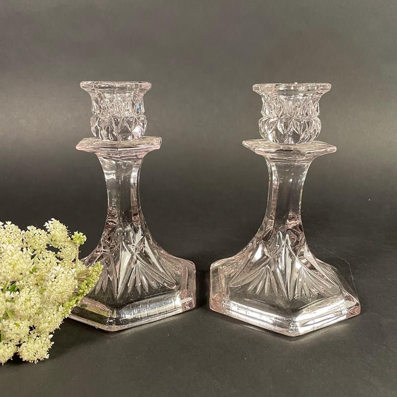 A Pair Of 1930S Glass Candlesticks-collier-antiques-img-6278-1-main-638230536802025038.JPG
