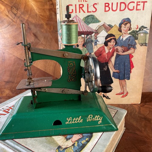 Little Betty Vintage Childs Sewing Machine