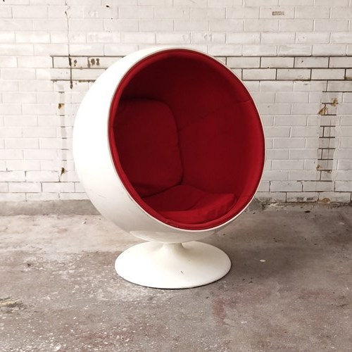 A 1980S Space Age Retro Ball Chair Attributed To Eero Aarnio