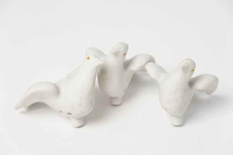 Antique French Bisque porcelain doves-decorative-antiques-uk-dasept20-116-main-637353510878258589.jpg