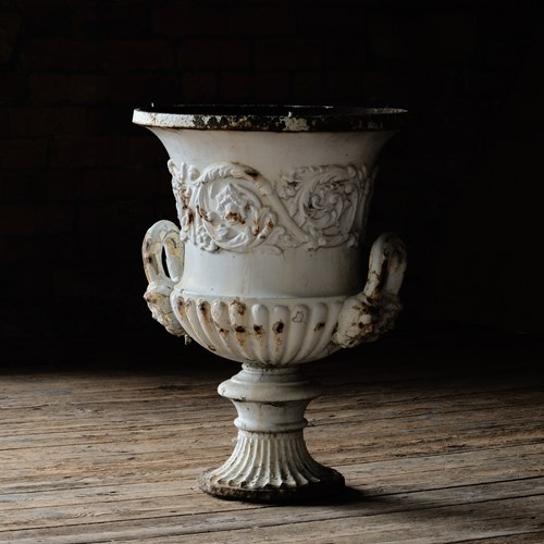 19Th Century Andrew Handyside Urn
