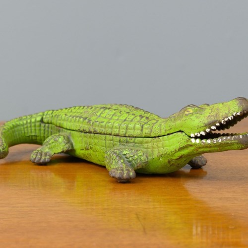 Crocodile Cigarette Holder