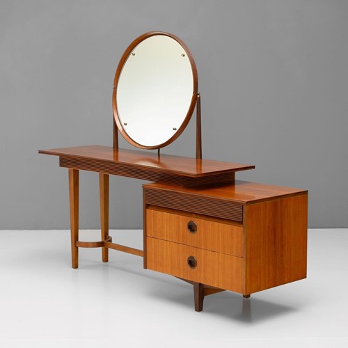 Dressing Table By Elliots Of Newbury