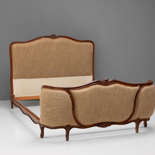 Three Panel Corbeille Bed