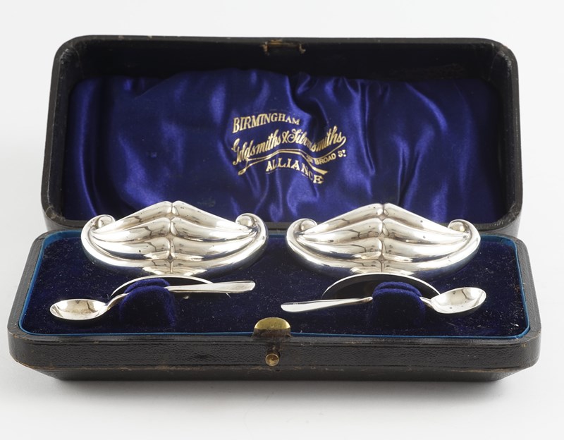Excellent  Boxed Pair Of Silver Salt Cellars With Spoons, 1893-epilogue-one-antiques-gs1-main-638145030987713876.jpg
