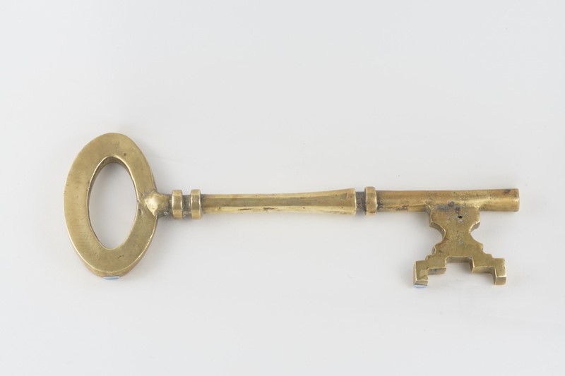 19th century oversized brass key -epilogue-one-antiques-key2-main-638024892931107205.jpg
