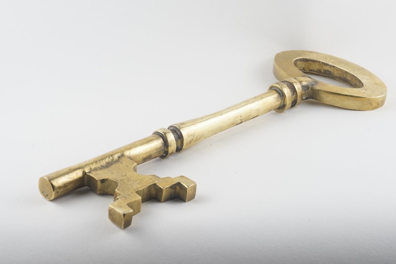 19th century oversized brass key -epilogue-one-antiques-key4-main-638024892639419800.jpg