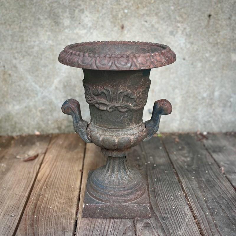 Victorian Cast Iron Urn-feraland-victorian-cast-iron-urn---1-2-main-638313212431401502.jpeg