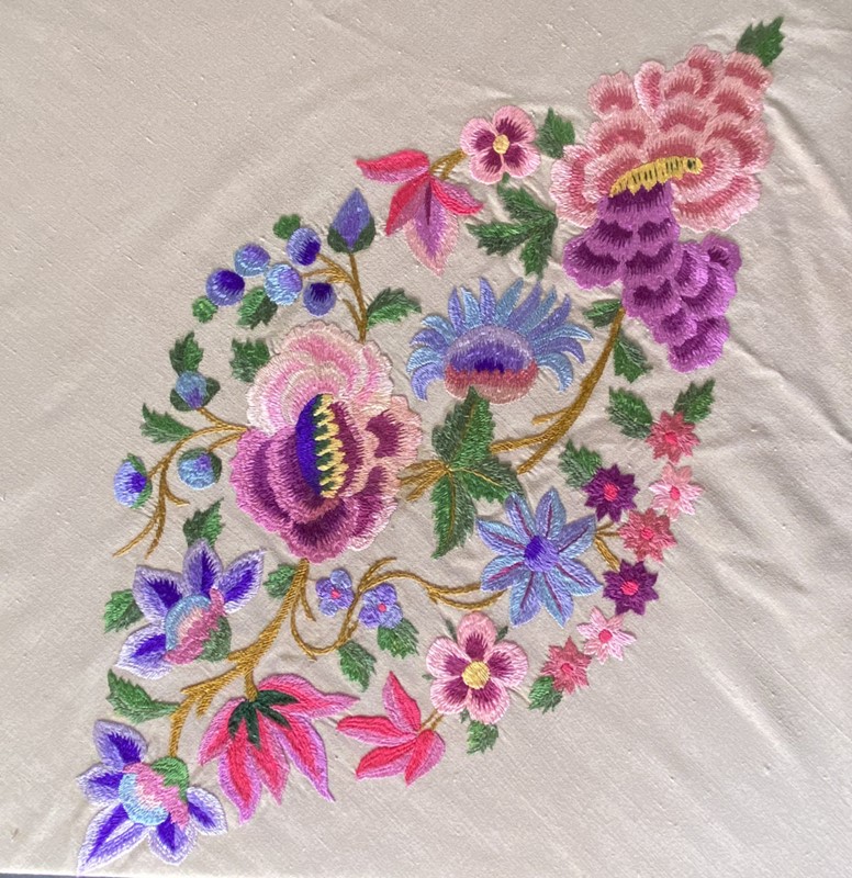 Edwardian Large Hand Embroidered Table Cover-fontaine-decorative-fon4531-d-webready-main-637739558549668008.jpg