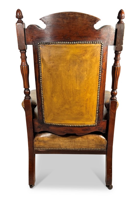Leather Club Chair-fontaine-decorative-fon5036-d-webready-main-637901866716364626.jpg