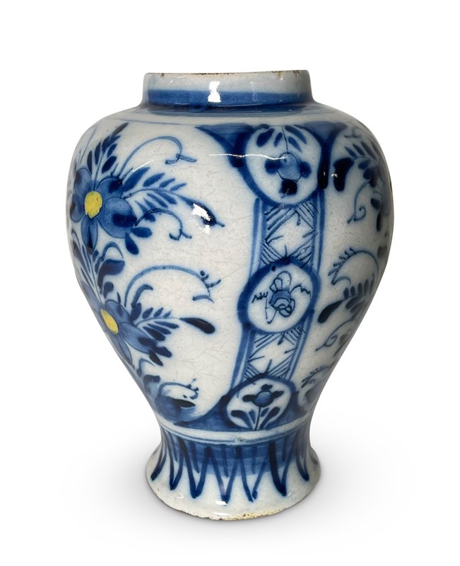 Blue and White Delft Vase-fontaine-decorative-fon5506-b-webready-main-638103122995774869.jpg
