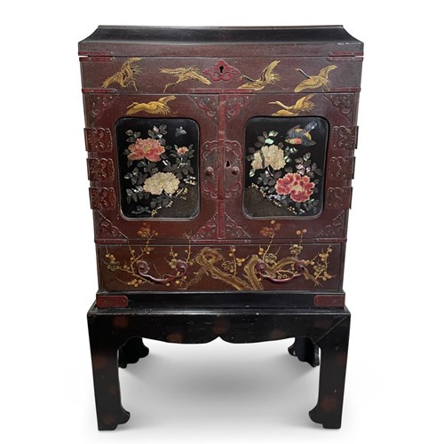 Chinese Export Lacquered Chinoiserie Table Top Cabinet On Stand