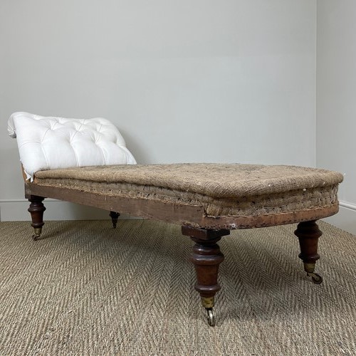 Victorian Chaise Lounge (Reupholstery Inclusive)
