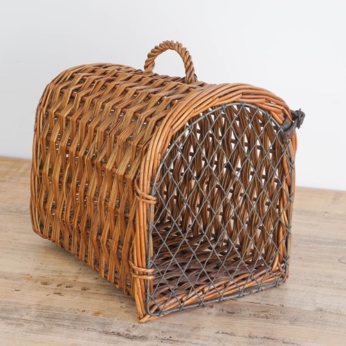 Pet carrying basket