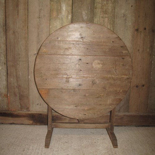 Pine Vendage Table