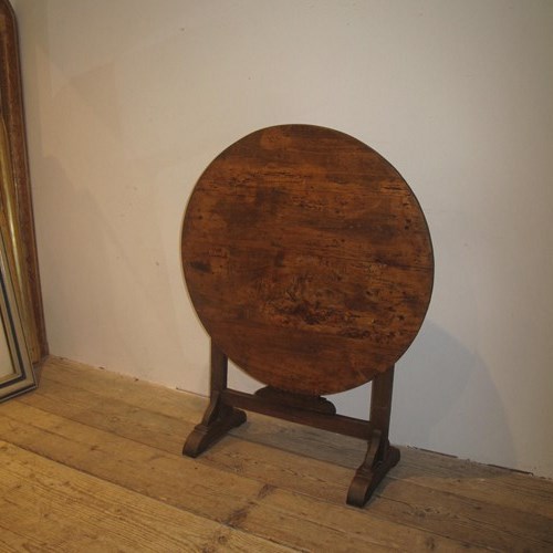 Antique Vendage Table