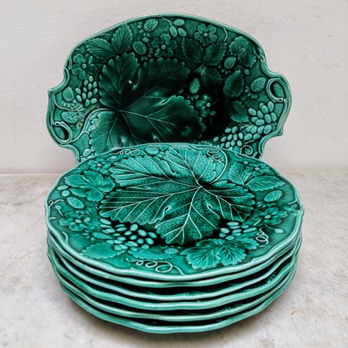 C19th Majolica Leaf- Set Of Six Plus Serving Dish