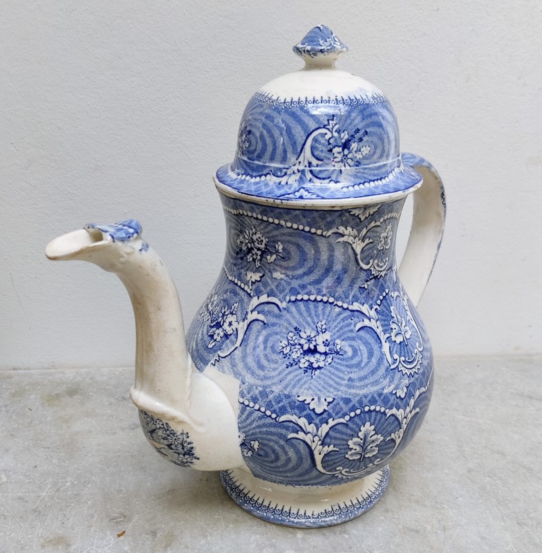 Early 19th Century Blue And White Coffee Pot-general-store-no-2-img-20220517-131313-main-637883958135274835.jpg