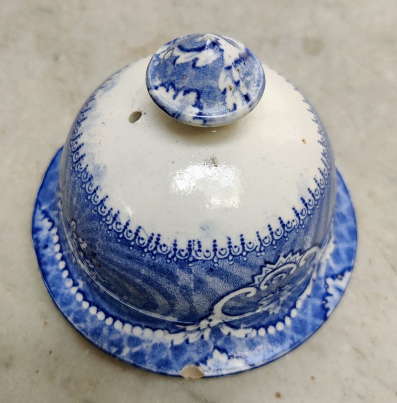 Early 19th Century Blue And White Coffee Pot-general-store-no-2-img-20220517-131445-main-637883958589650965.jpg