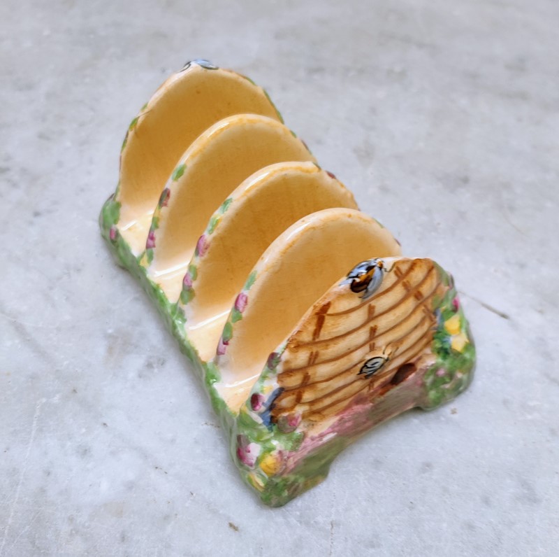 Charming 'Beehive' Toast Rack By Royal Winton-general-store-no-2-img-20220624-150304-main-637916860550043112.jpg