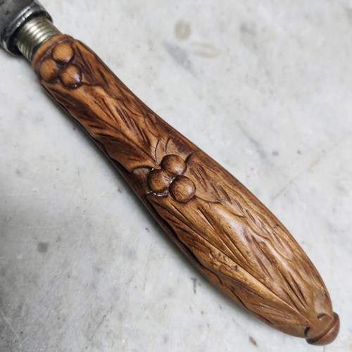 'Holly' Carved Bread Knife