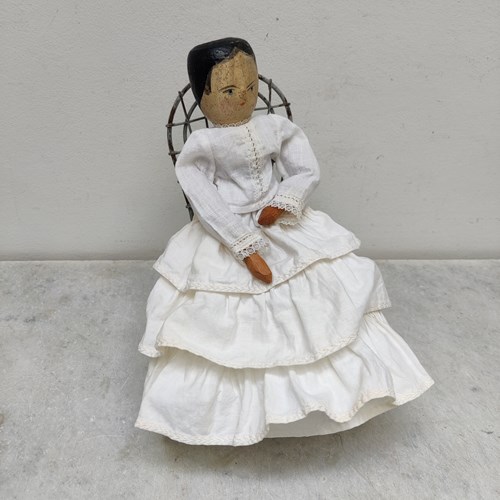Little C19th 'Grodnertal' Peg Doll