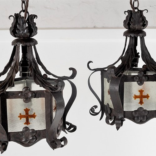Pair of glazed aesthetic hall pendant lanterns