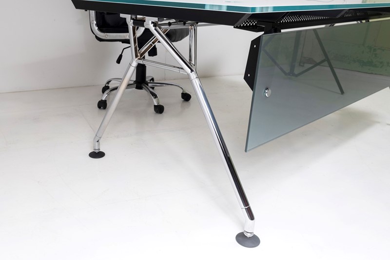 Executive ‘nomos’ desk by norman foster for tecno -greencore-design-norman-foster-nomon-for-tecno-executive-desk-glass-chrome-5a-main-637854424472077172.jpg